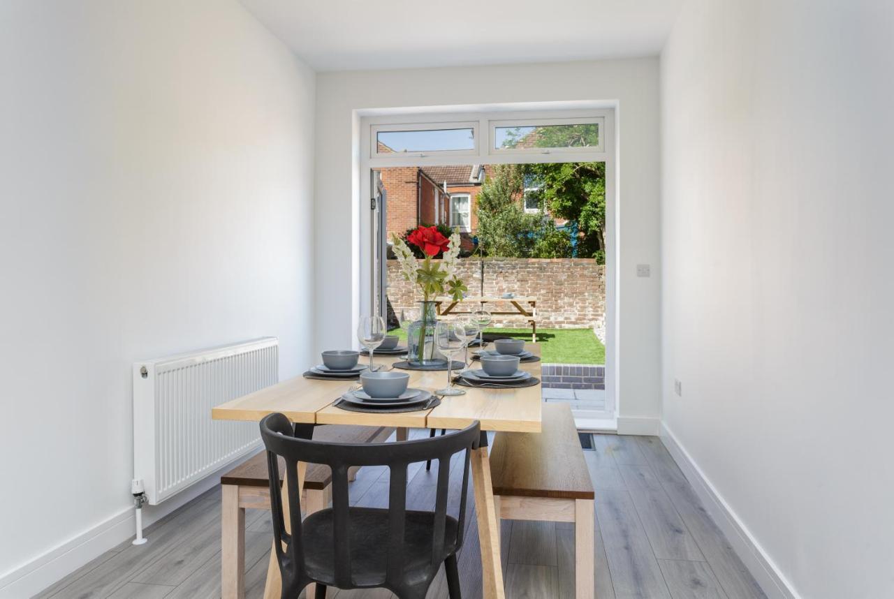 Harold House - Modern Open Plan 4 Bedroom, 3 Bathroom House In Central Southsea, Portsmouth Exteriör bild